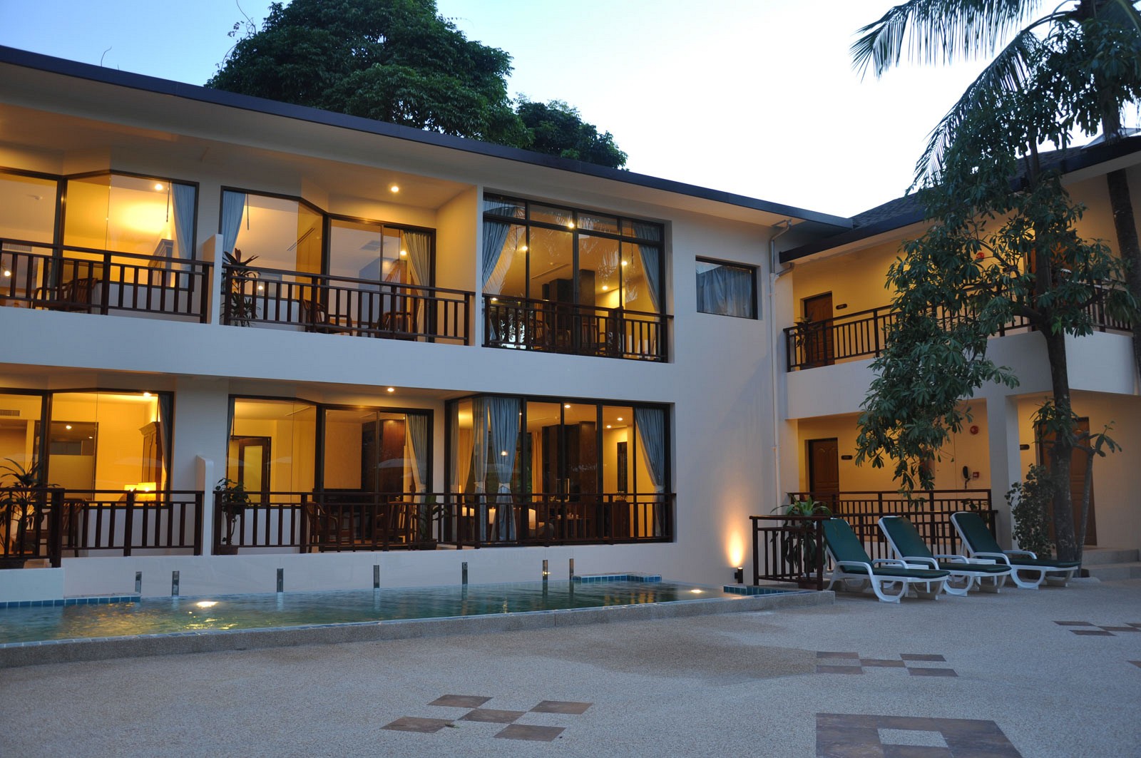 Patong Lodge Hotel